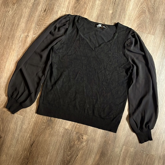 Sweet Halo Tops - Sweater with Flowing Sleeves